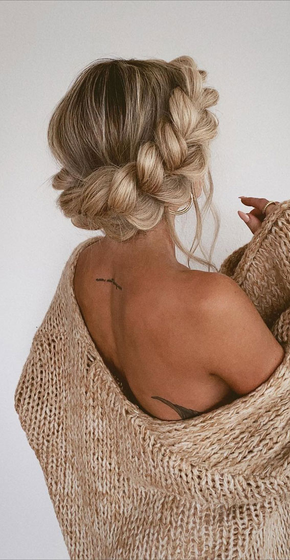 50+ Braided Hairstyles To Try Right Now : Pull Through Crown Braid