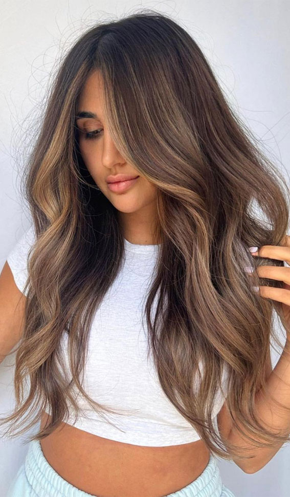 30+ Hair Colour Trends To Try in 2023 : Caramel Balayage Soft Waves