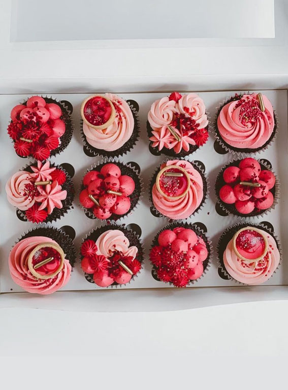 30+ Cute Valentine’s Day Cupcakes : Pink and Red Cupcakes