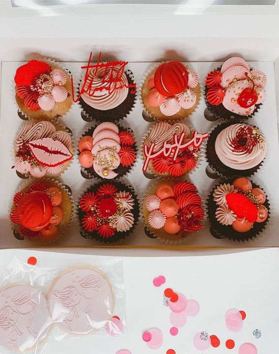 30+ Cute Valentine’s Day Cupcakes : Chocolate Cupcakes Topped with Kisses