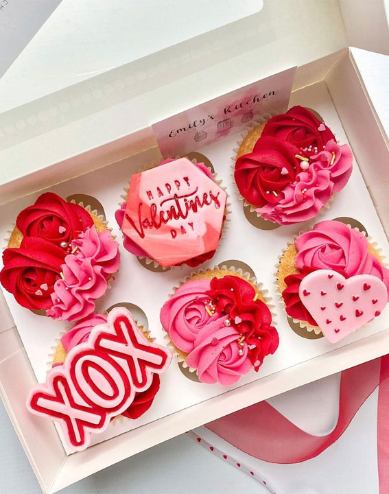 30+ Cute Valentine’s Day Cupcakes : XOX