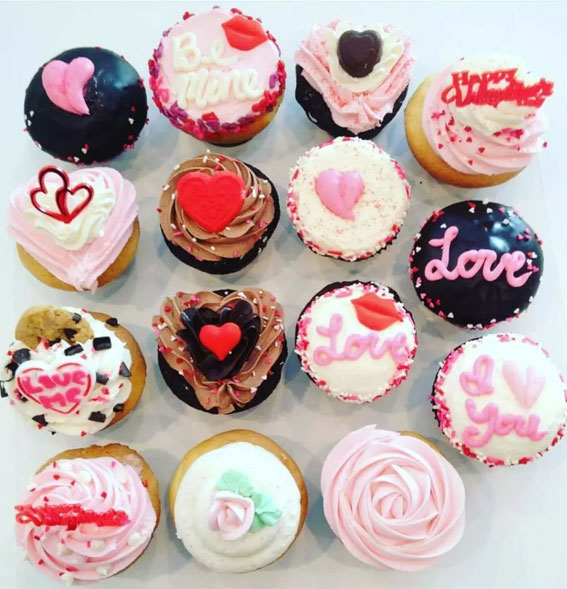 30+ Cute Valentine’s Day Cupcakes : Super Cute Mixed Cupcakes