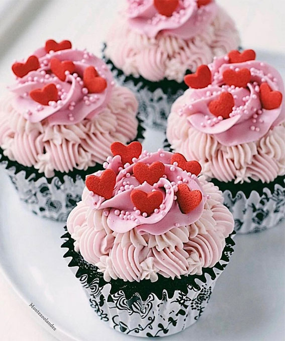 30+ Cute Valentine’s Day Cupcakes : Pearly Pink Sprinkles