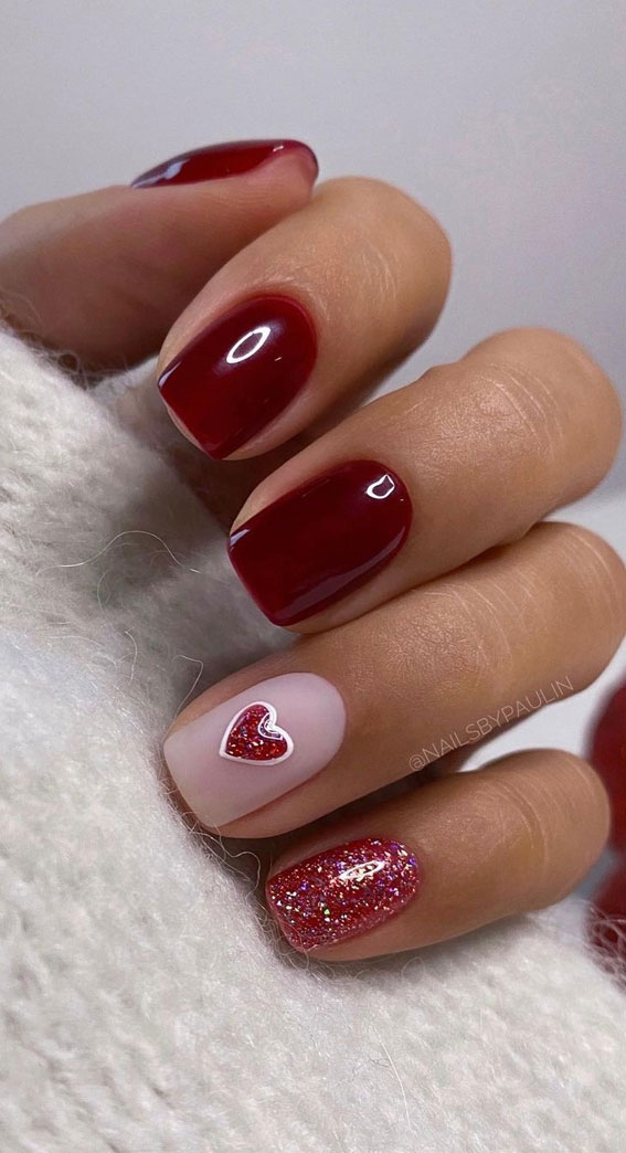 Christmas Red gold glitter accent matte | Red nails, Red and gold nails,  Gold accent nail