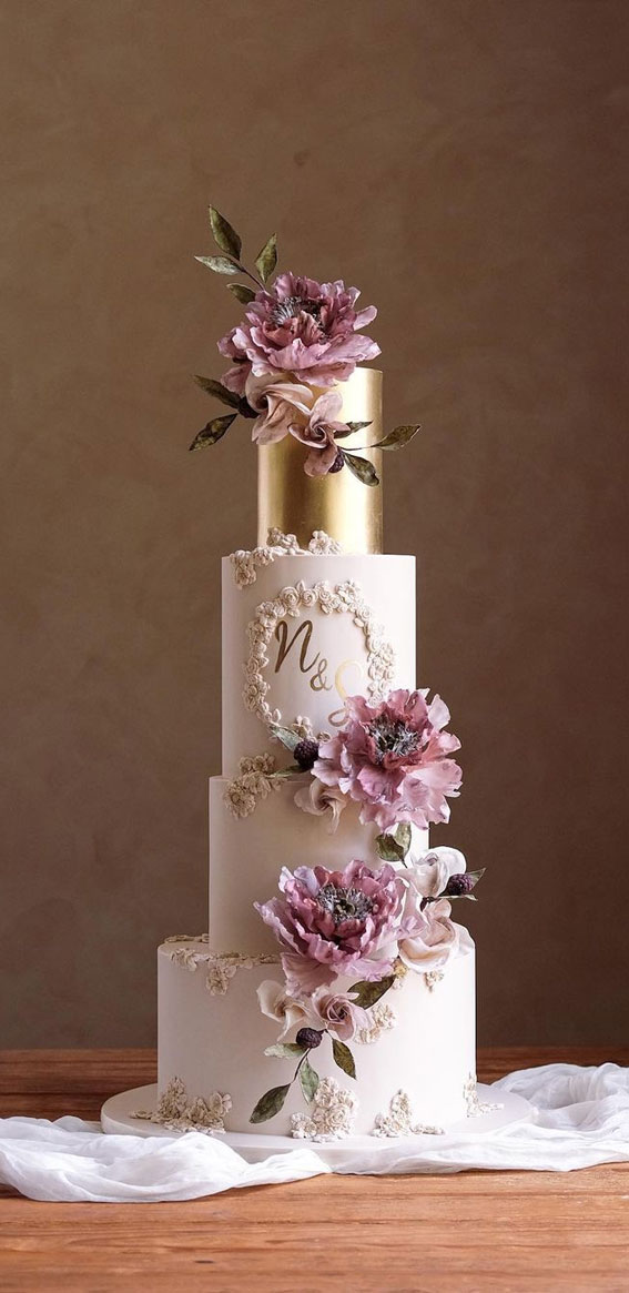 Top 50 Wedding Cake Trends 2023 : Ivory + mauve tones