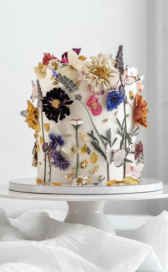 edible flower wedding cake, wedding cake of the year, celestial cake, wedding cake trends 2023, wedding cake ideas 2023, wedding cake gallery, beautiful wedding cakes, wedding cake design