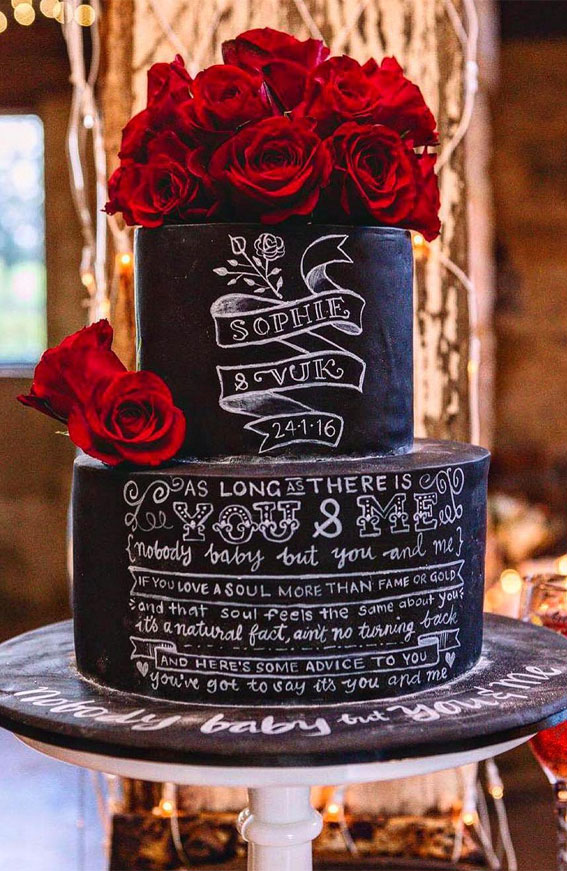 Top 50 Wedding Cake Trends 2023 : Moody Wedding Cake