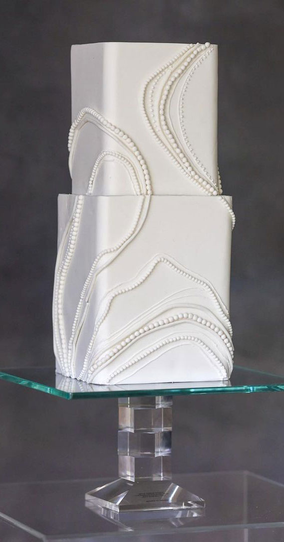 Top 50 Wedding Cake Trends 2023 : Modern & Glam Pearl Cake