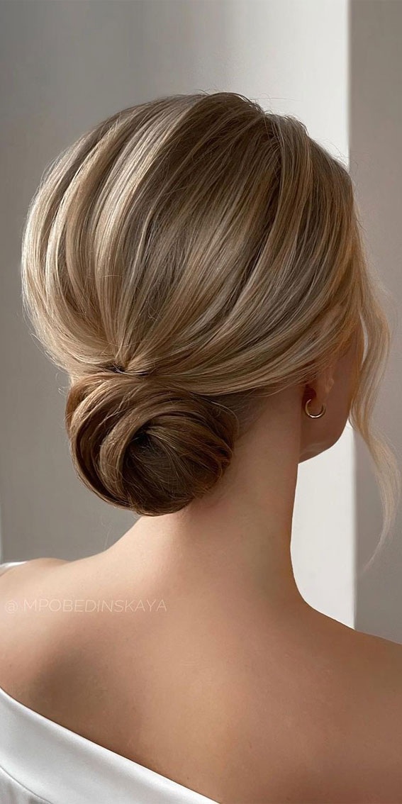 53 Best Wedding Hairstyles For 2023 Brides Super Elegant And Classic Updo