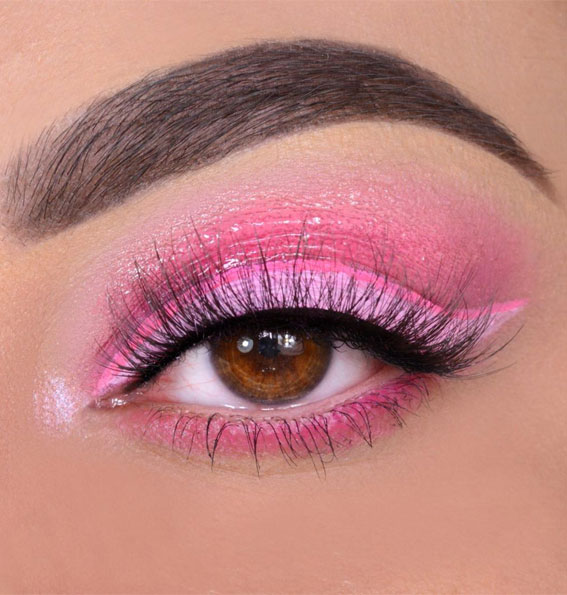 50+Makeup Looks To Make You Shine in 2023 : Gradient Pink + Pink Liner