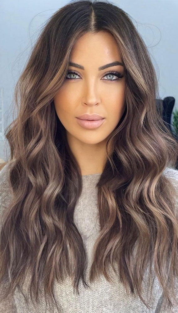 30+ Hair Colour Trends To Try in 2023 : Champagne Honey Blonde Dark Hair