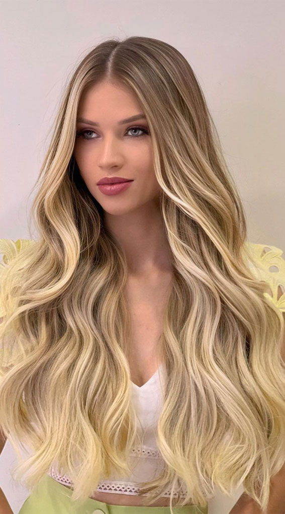 40 Dirty Blonde Hair Colour Ideas : Dark Blonde with Buttery Blonde Balayage