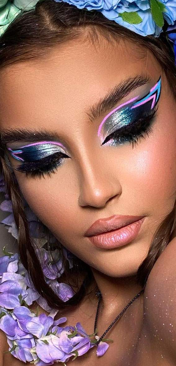 50+Makeup Looks To Make You Shine in 2023 : Shimmery Teal + Pink Liner