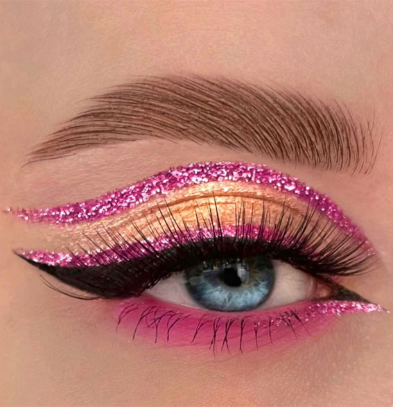Glitter Makeup Ideas & Shimmery Trends For Winter 2023