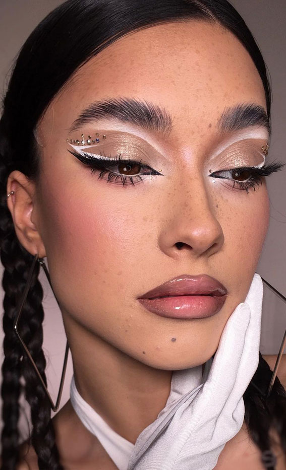 50+Makeup Looks To Make You Shine in 2023 : Nude + White Graphic Liner +  Rhinestones