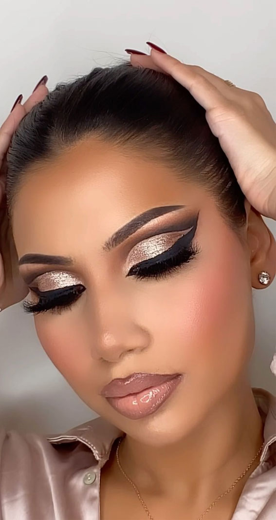 50+Makeup Looks To Make You Shine in 2023 : Glam Nude + Sexy Liner