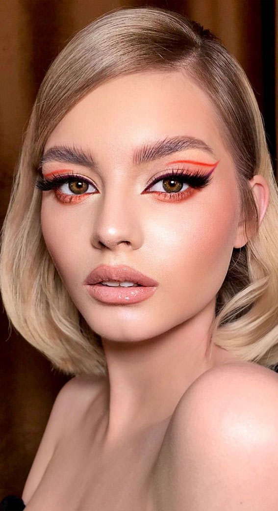 50+Makeup Looks To Make You Shine in 2023 : Sunset Graphic Liner