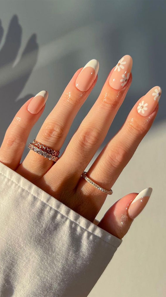 40 Awesome Spring Nail Ideas 2023 : White Daisy + French Tips