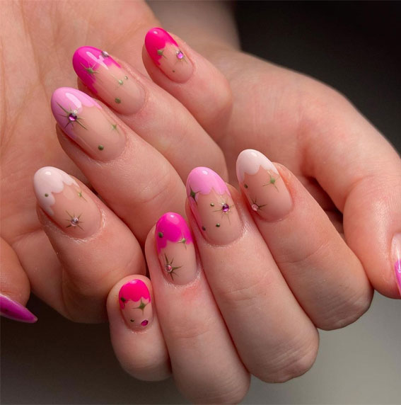 Star Nails Are Trending Now : Scalloped Frenchies with Stars