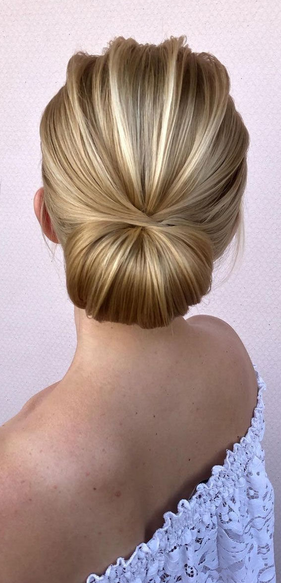 Chignon: A Timeless Hairstyle For Women With Hair Regrowth Concerns |  FullyVital