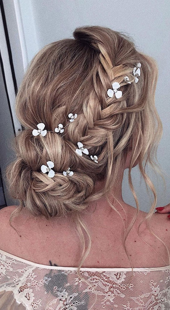 Half Up Half Down Wedding Hair: 40 Hairstyles Brides Love - hitched.co.uk