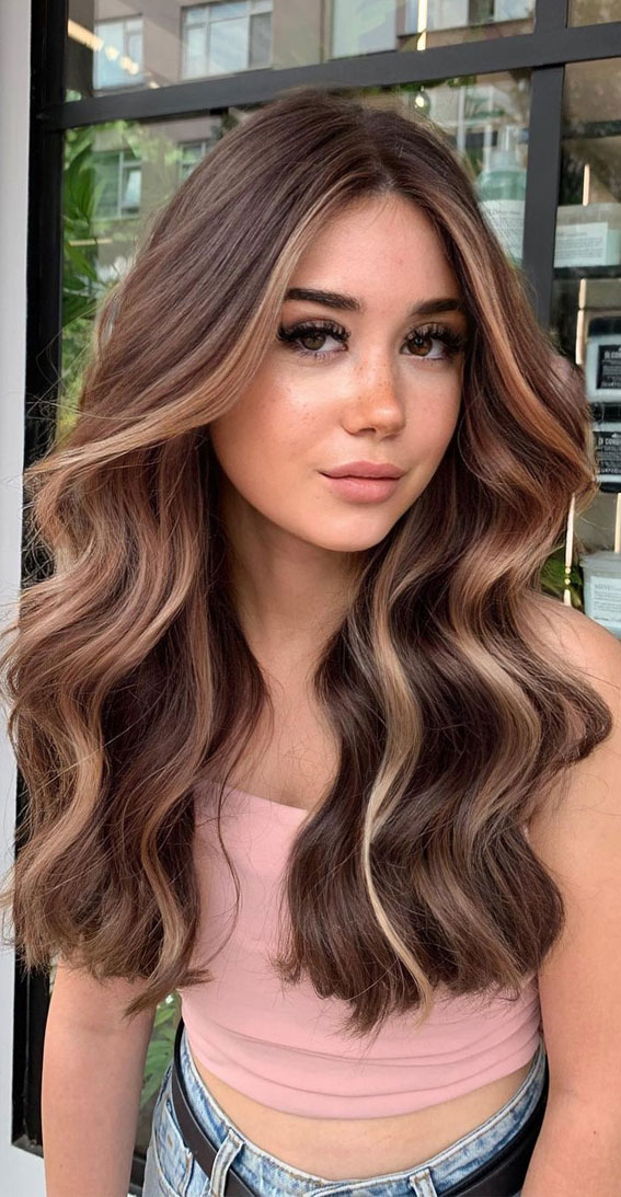 50+ Brunette + Brown Hair Colours & Hairstyles : Chestnut Brown with Blonde Highlgihts