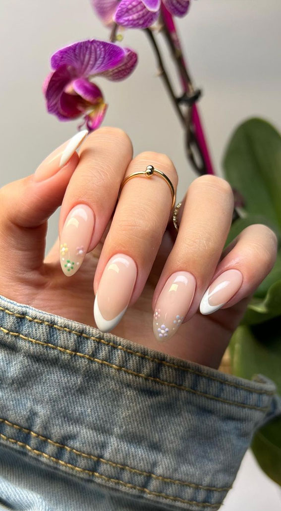 Your Nails Deserve These Floral Designs : Ditsy Flower & French Tips