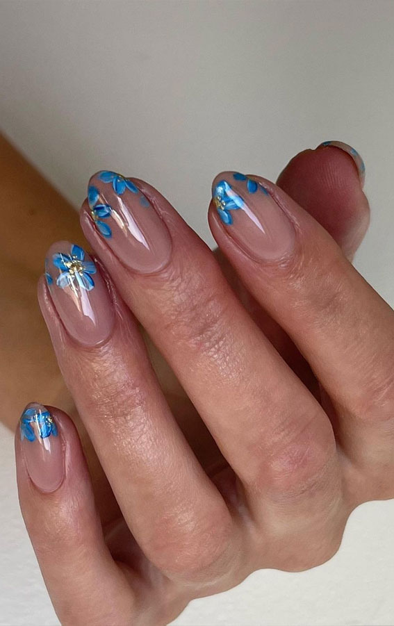Your Nails Deserve These Floral Designs : Blue Floral Natural Nails