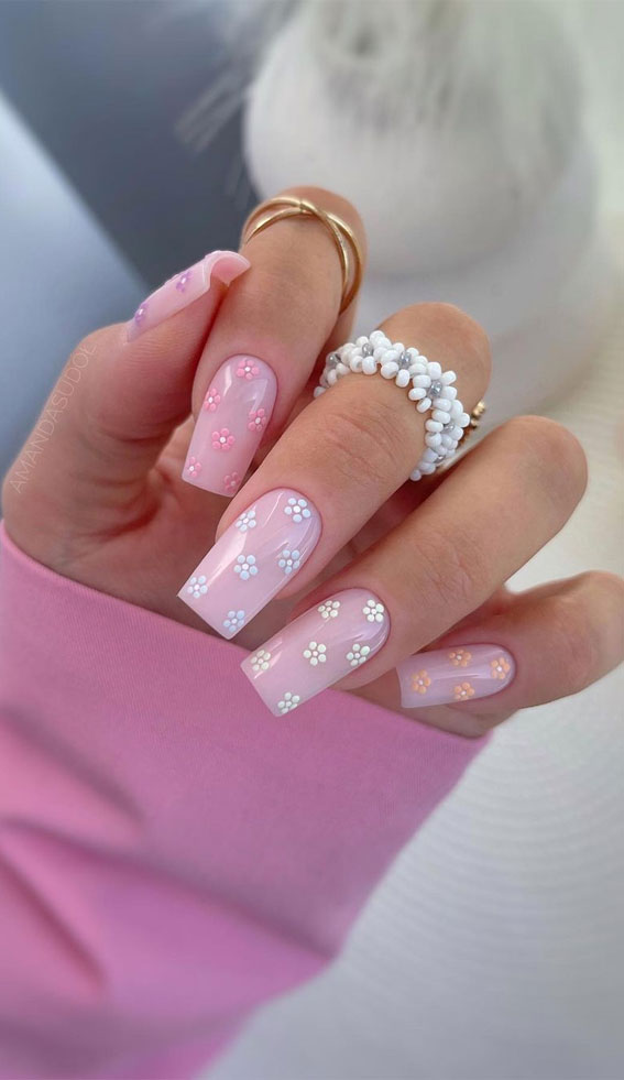 Your Nails Deserve These Floral Designs : Gradient Ditsy Flower Nails