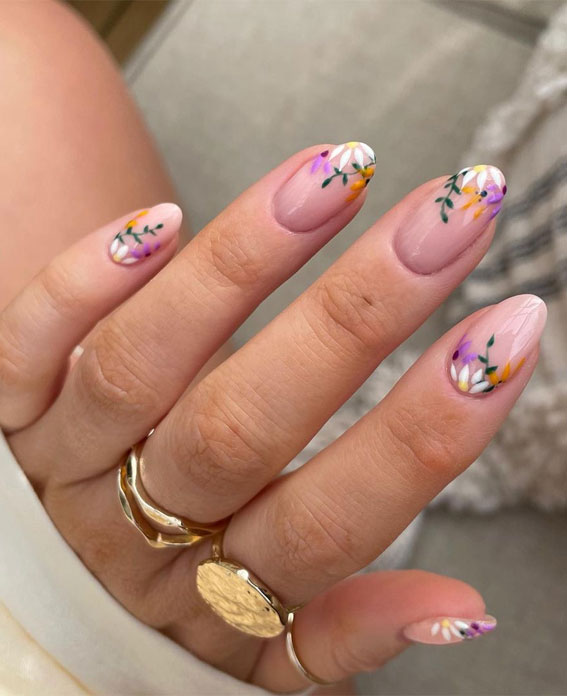 Your Fingers Deserve These Floral Designs : Purple & White Combo