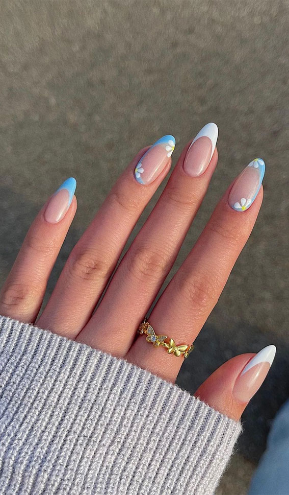 Your Nails Deserve These Floral Designs : White Daisy + Side Blue Nails