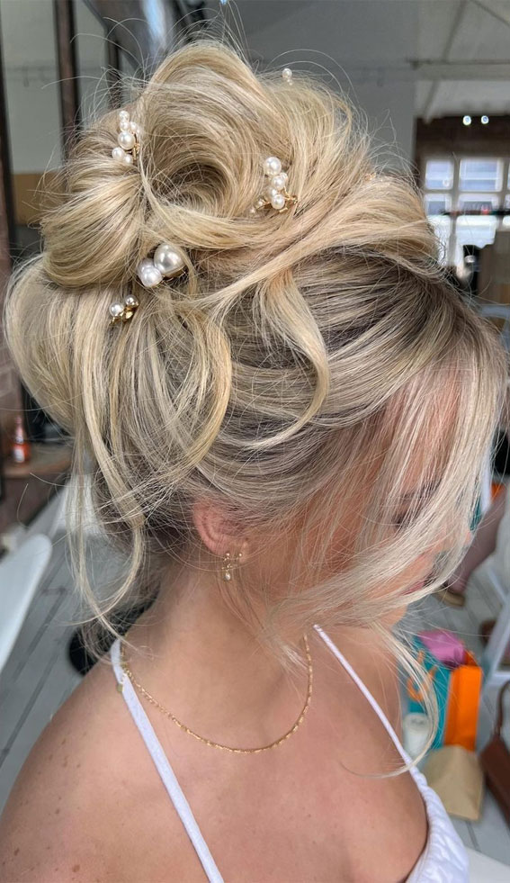 50+ Updo Hairstyles That’re So Stylish : Blonde Messy High Bun