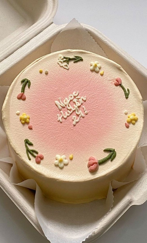 50+Cute Minimalist Buttercream Cakes : Blush Cake