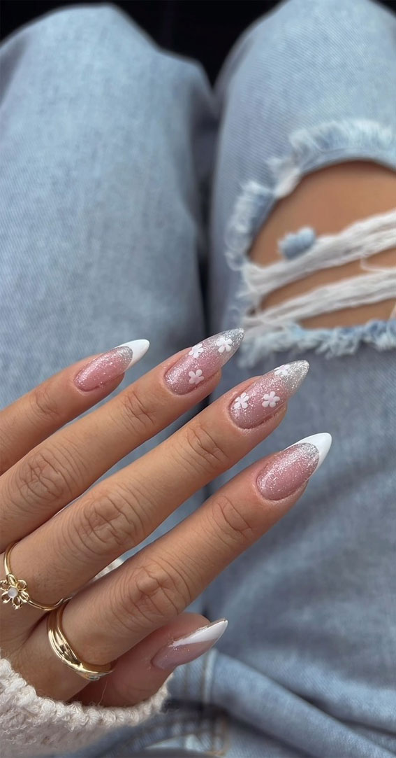 35 Aesthetic Retro Nail Designs For A Spring Mani : White Floral Shimmery Sheer Nails
