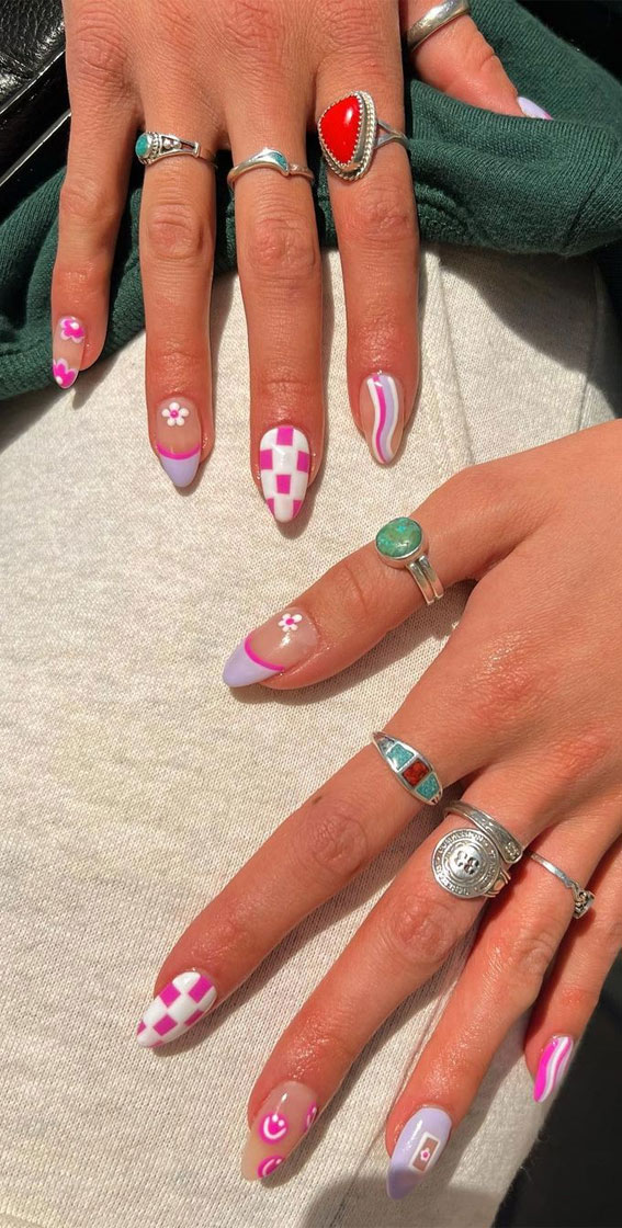 35 Aesthetic Retro Nail Designs For A Spring Mani : Pink and White Combo