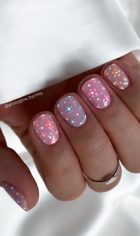 35 Aesthetic Retro Nail Designs For A Spring Mani : Pastel Flower Sheer Nails