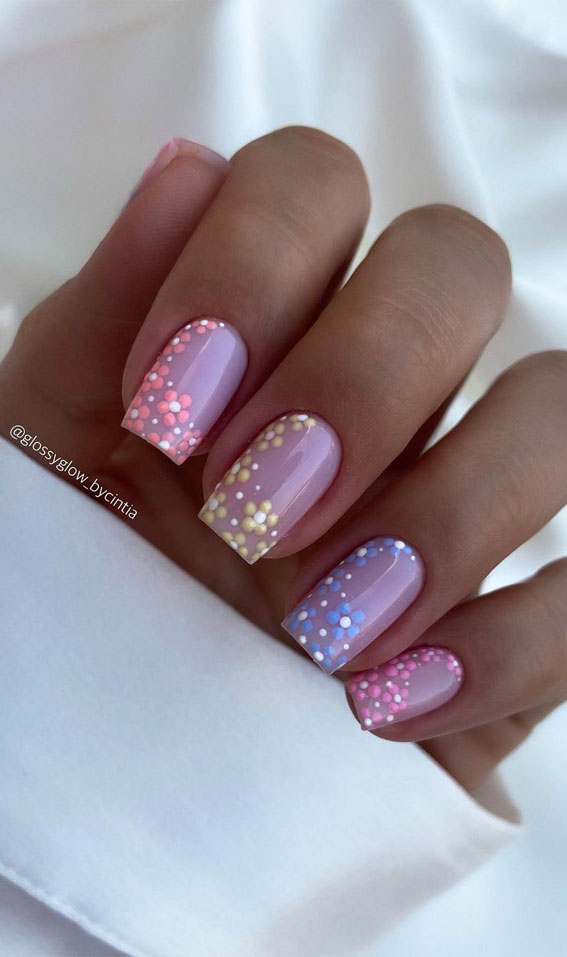 35 Aesthetic Retro Nail Designs For A Spring Mani : Pastel Flower Nails