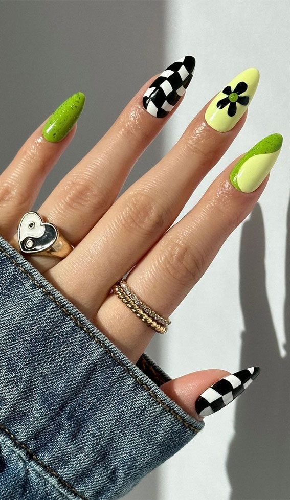 35 Aesthetic Retro Nail Designs For A Spring Mani : Black and Green Combo