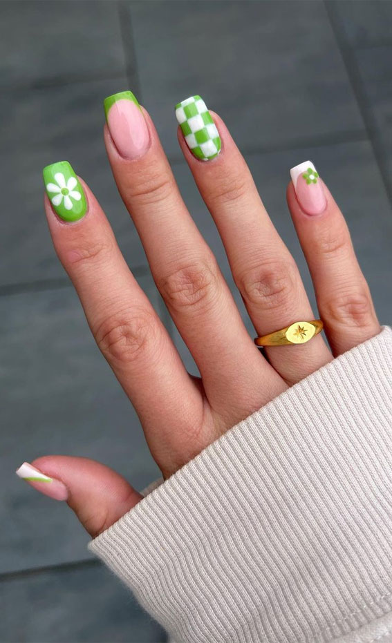 35 Aesthetic Retro Nail Designs For A Spring Mani : Mix-n-Match Green Nails