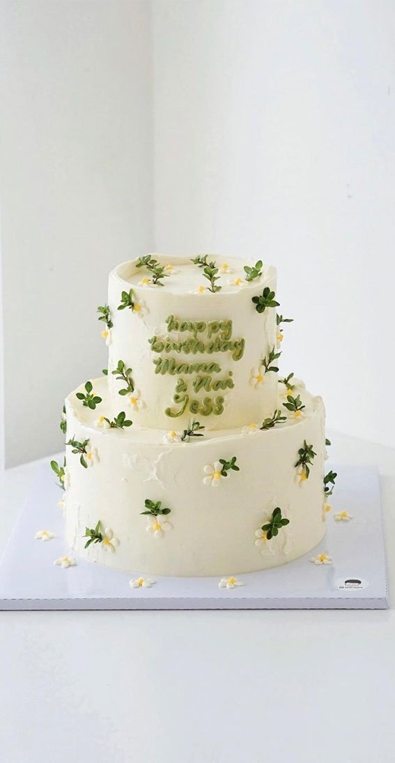 50+Cute Minimalist Buttercream Cakes : Two-Tier Cake with Daisies
