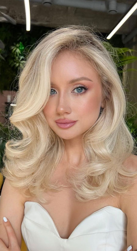 32 Trendy Blonde Hair Colour Ideas : Light Honey Blonde