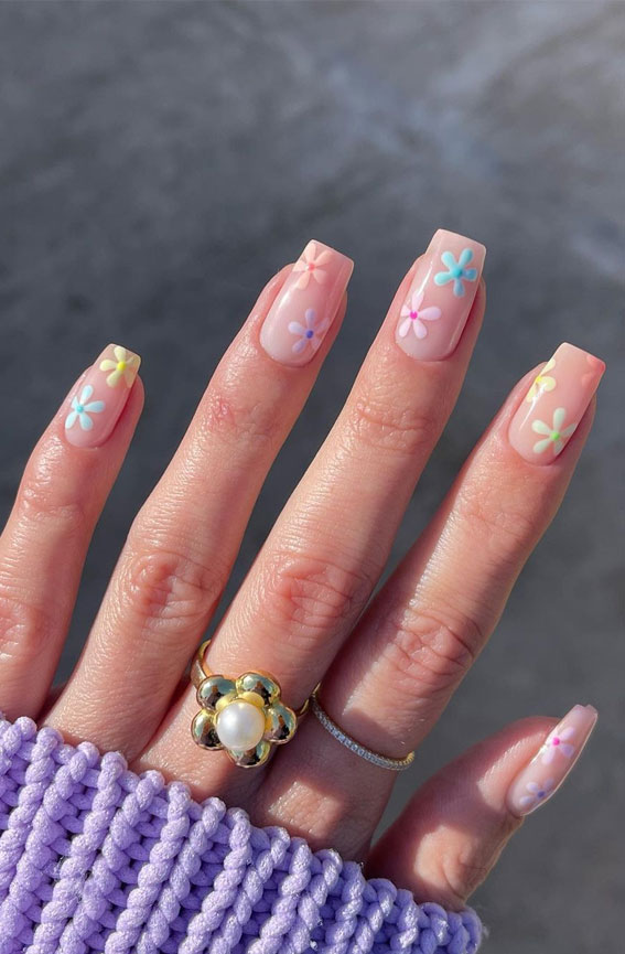 50+ Cute Summer Nail Designs : Multicoloured Daisies