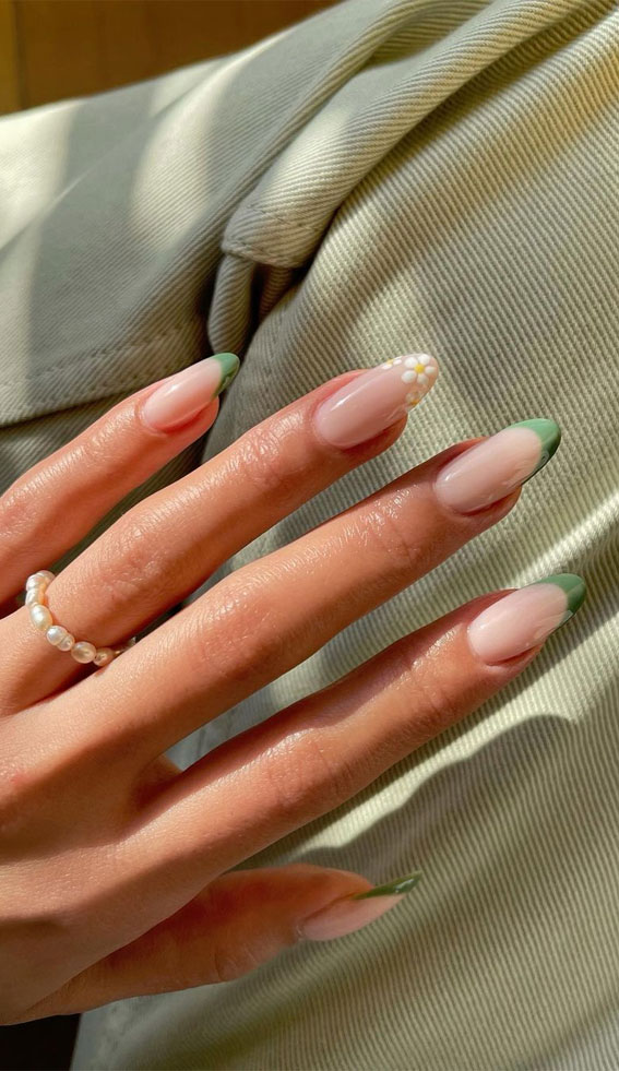 50+ Cute Summer Nail Designs : Daisy + Sage Tips