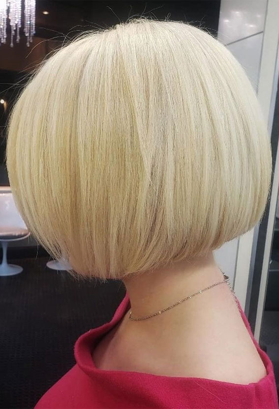 Empowering Hair Colour Ideas for All Ages : Blonde Bob