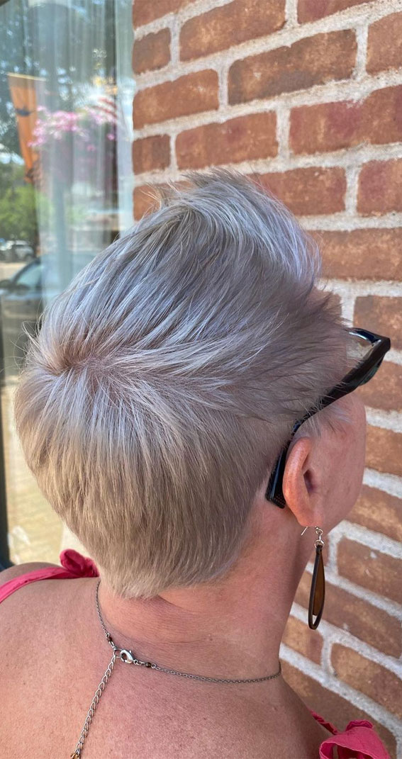 Empowering Hair Colour Ideas for All Ages : Silver Pixie
