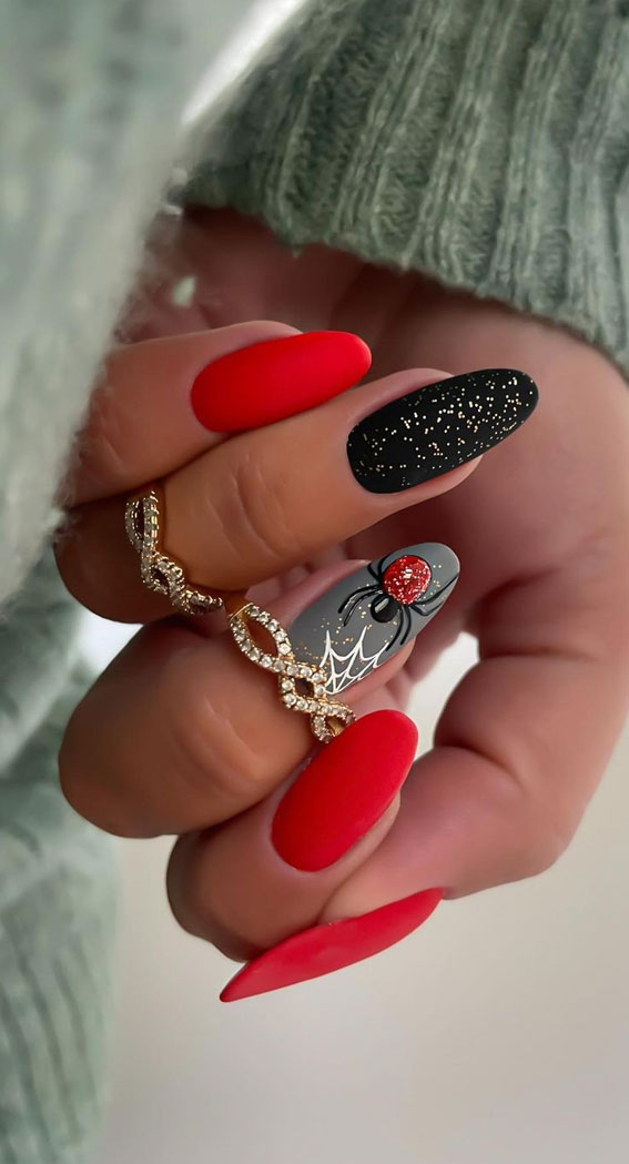 30 Spooktacular Halloween Nail Designs : Shimmery Black & Red Nails