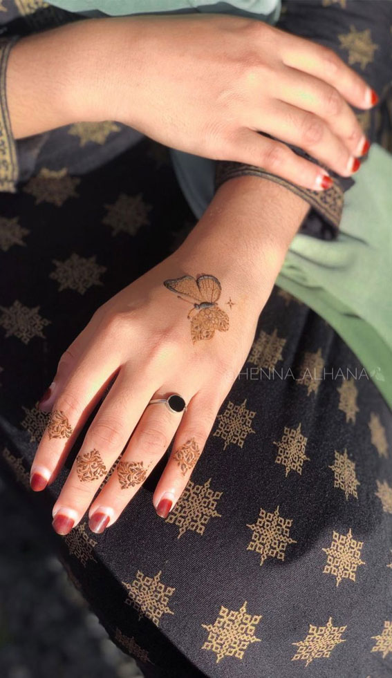 Fantastic Butterfly Henna Tattoos On Back  Imágenes españoles