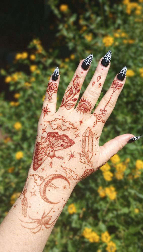 22 Henna Designs Inspired by the Night Sky : Halloween Henna