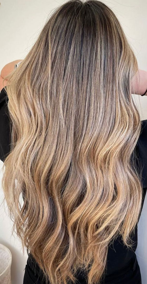 Refreshing Hair Color Ideas for the Sunny Season : Honey Dipped