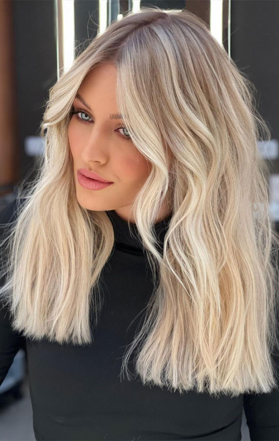 Refreshing Hair Color Ideas for the Sunny Season : Smokey Beige Blonde